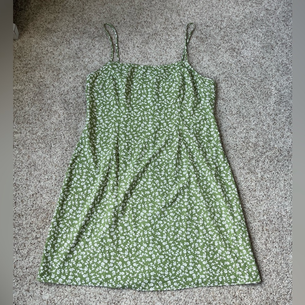 MISSGUIDED Size 14 Mini/Midi Summer Dress Green w/White Floral Pattern